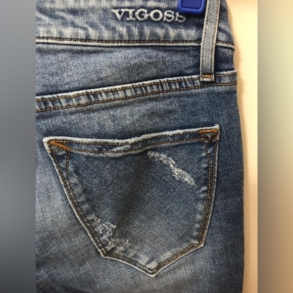 VIGOSS Thompson Tomboy Medium Wash Distressed Mid Rise Skinny Jeans. Size 25 - Picture 10 of 13